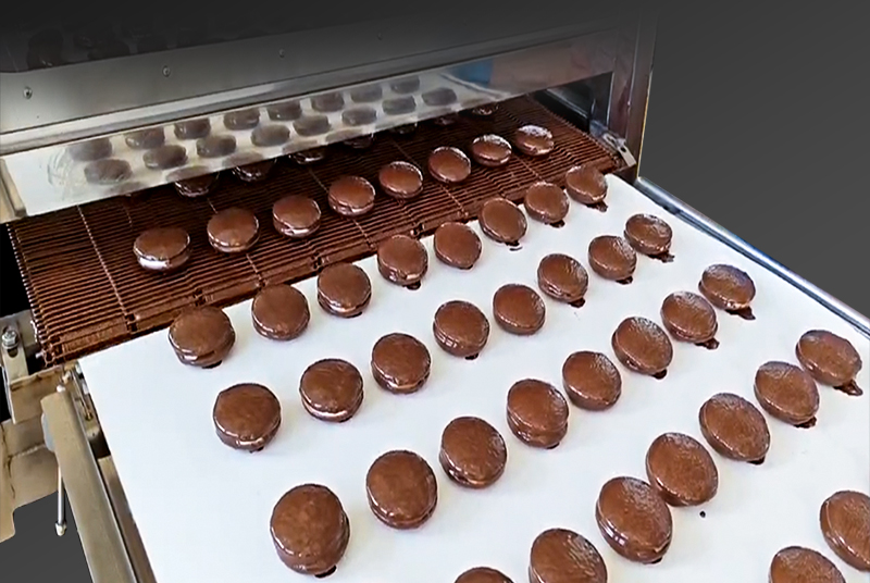 チョコレートパイ生産ライン