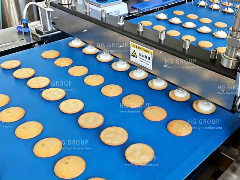 自動チョコパイ生産ライン